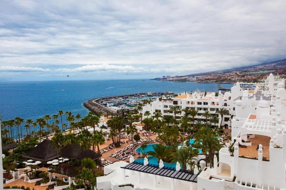 Cozy Apartment In The Center Of Costa Adeje On The 1St Coastline المظهر الخارجي الصورة